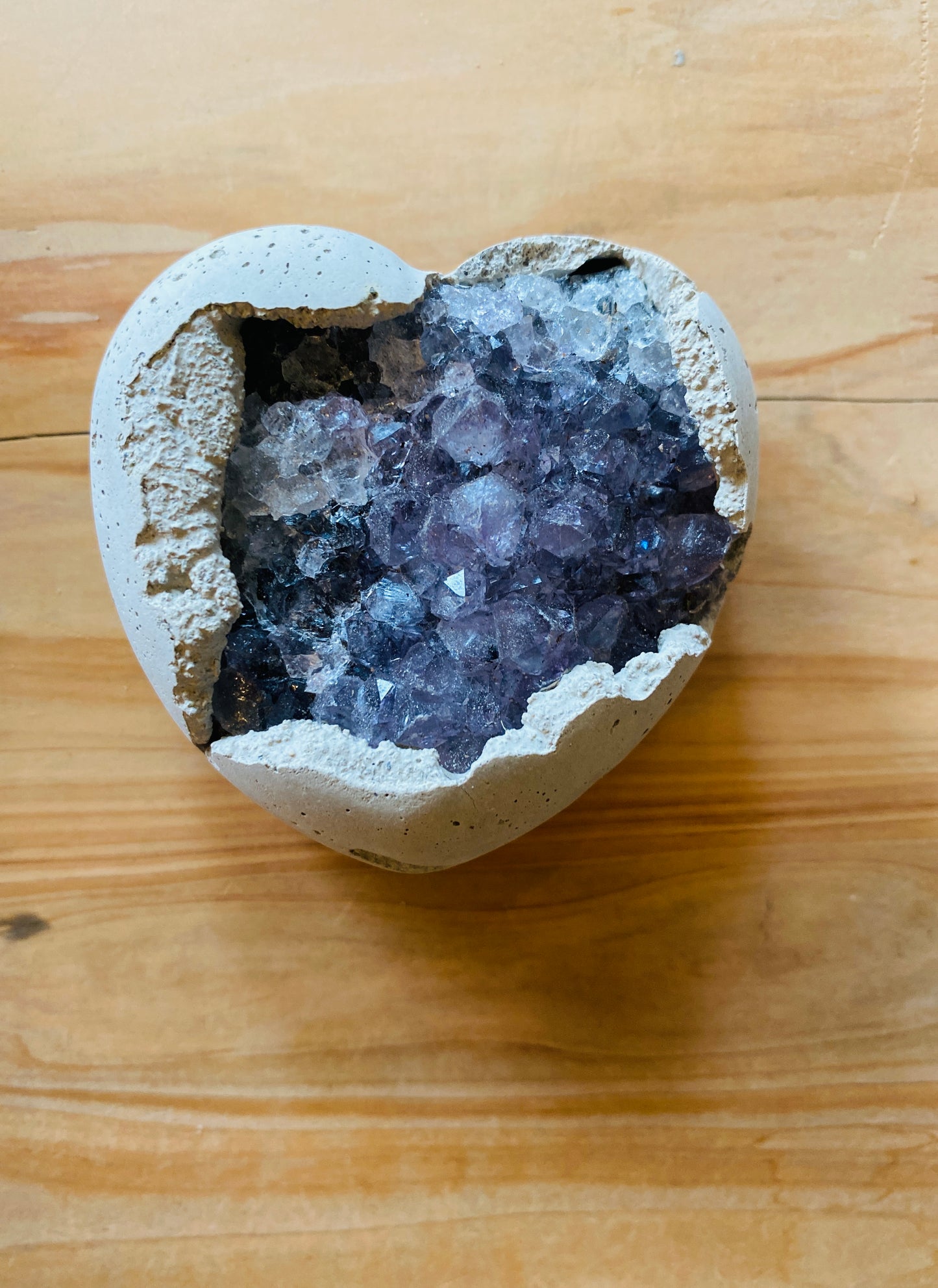 Amethyst Druzy Concrete Heart 02