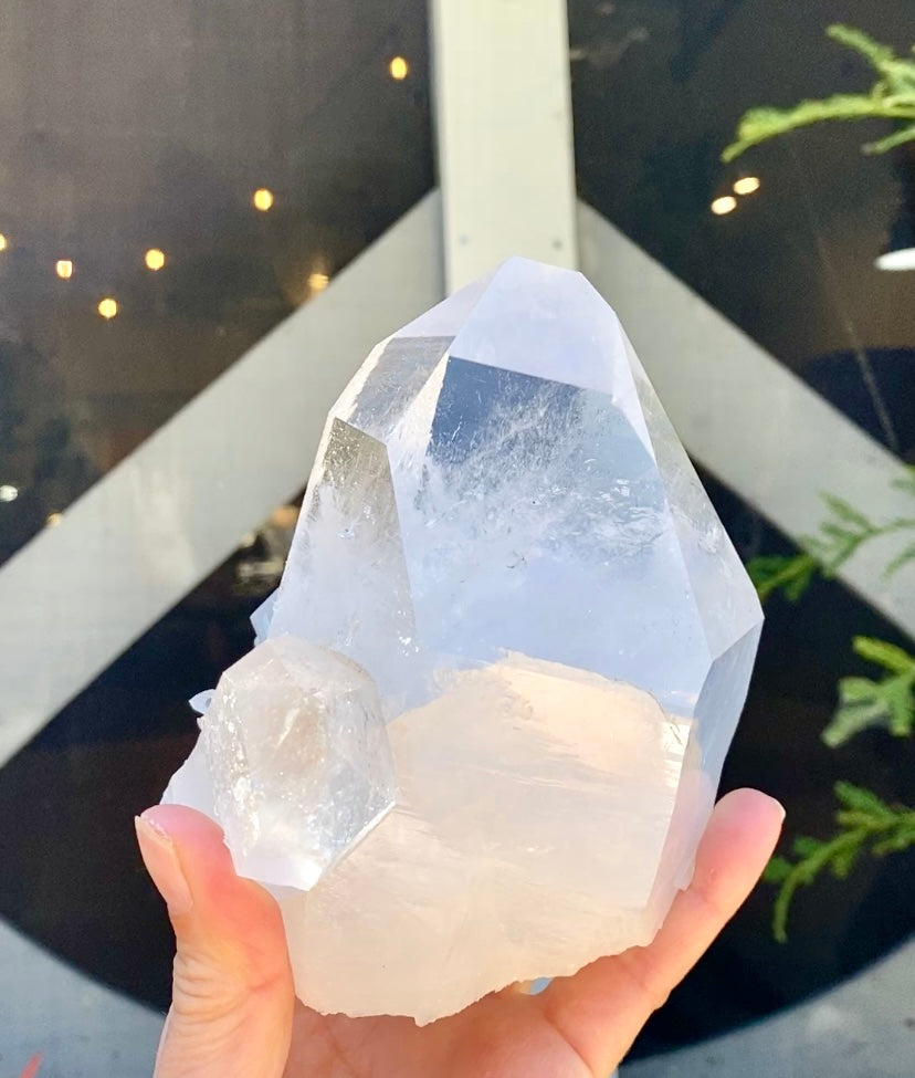 Super High Vibin’ Clear Quartz Extra Large Mother Point