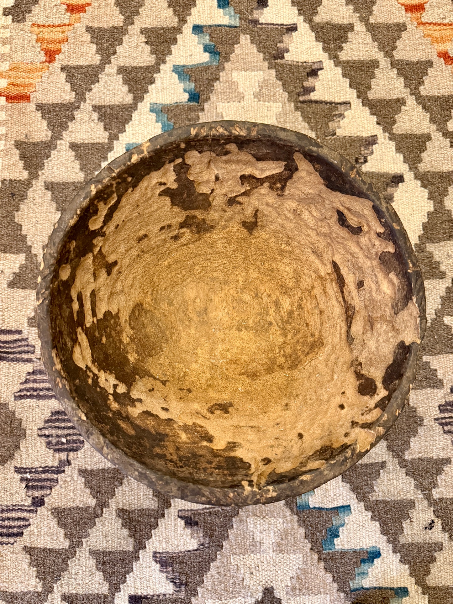 African antique carved wood bowl AB001