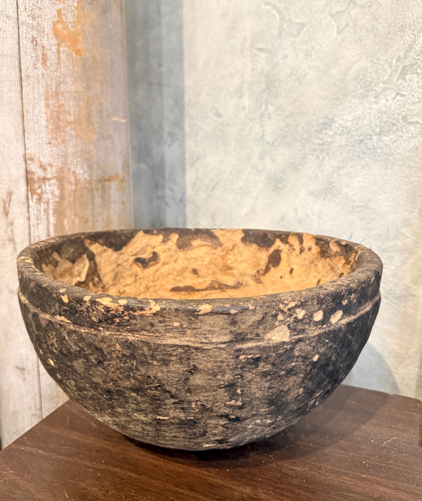 African antique carved wood bowl AB001