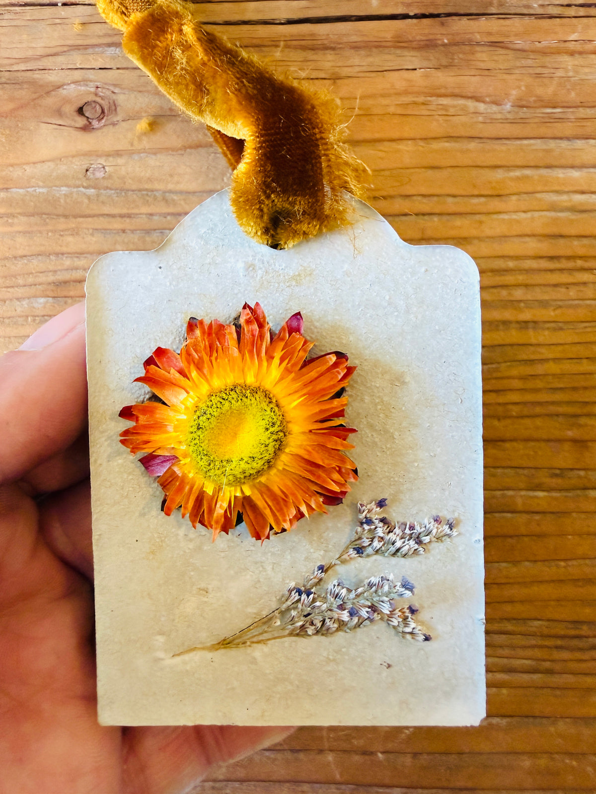 Concrete Dried Flower Ornament with Velvet Ribbon
