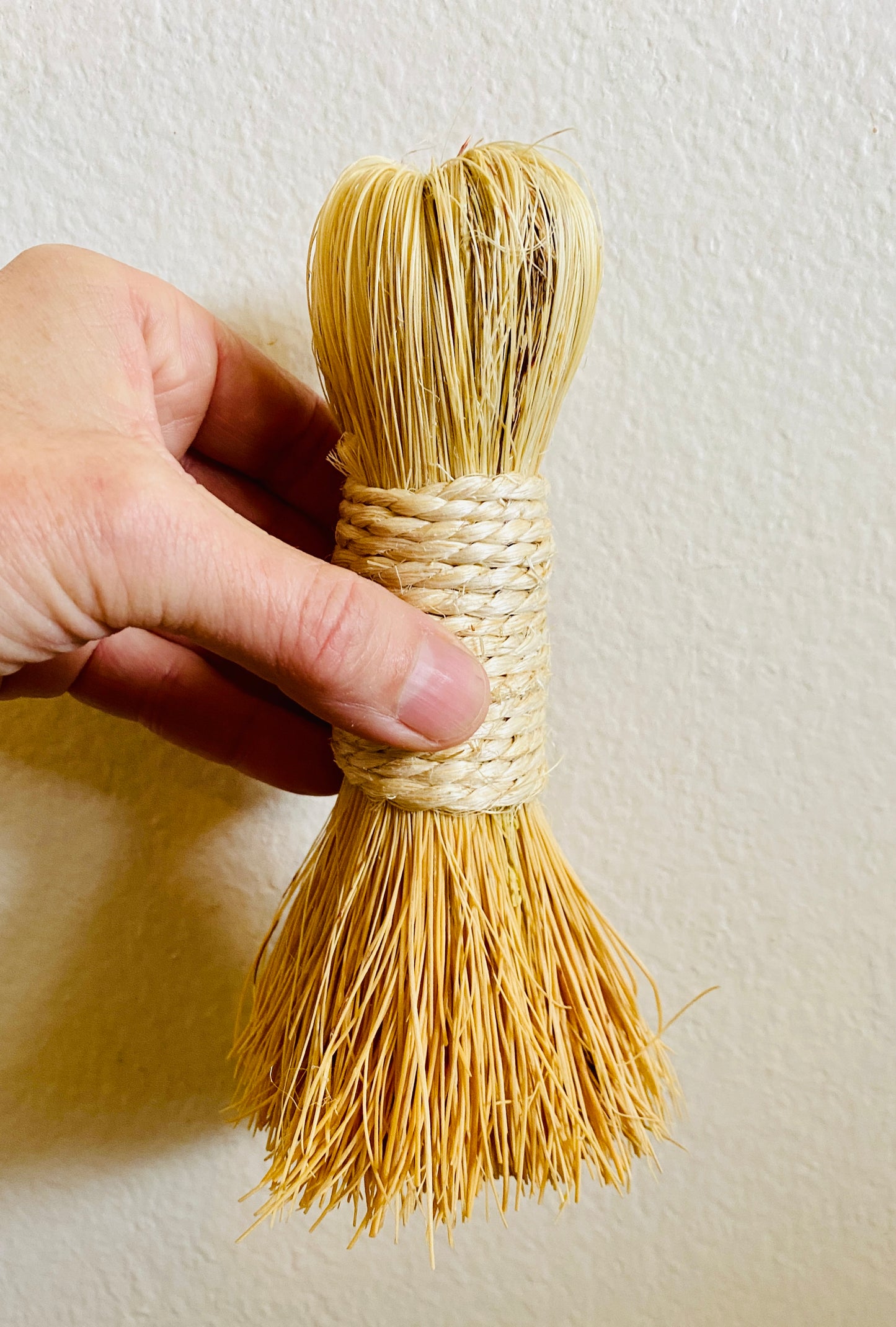 Round Mini Broom